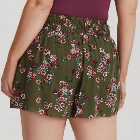 Torrid Floral Flowy Gauze Smocked Shorts - Olive‎ Green - Picture 2 of 8